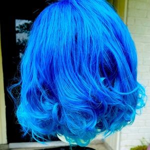 !!!!SOLD!!!!Beautiful multi blue colored Bob, T Part lace wig!